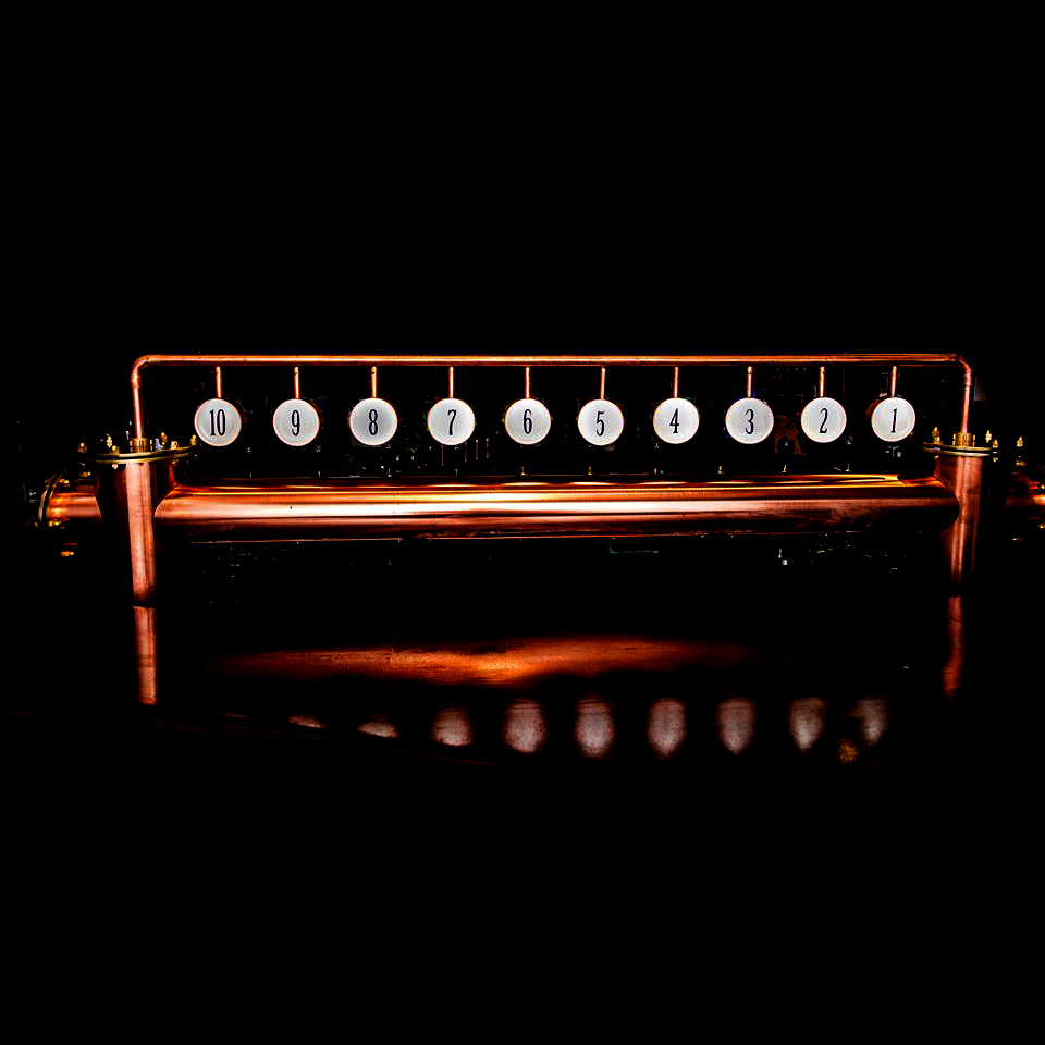 Multitap Limbus M miedziany masywny nalewak 10 kranów medaliony dwustronne na bramce Łódź