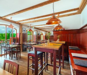 lampy do restauracji miedziane wiszące restauracja Bawaria