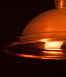 lampa miedziana misa o średnicy 45 cm klimatyczne i efektowne